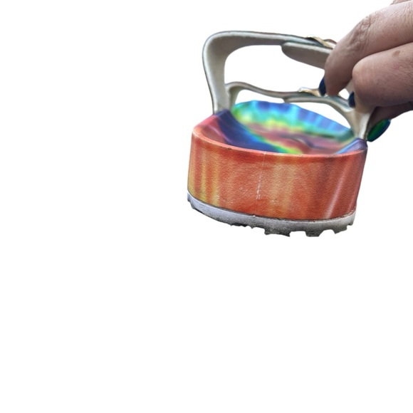 Nicole Miller Rainbow 🌈 Tie Dye Sandals - Picture 5 of 9